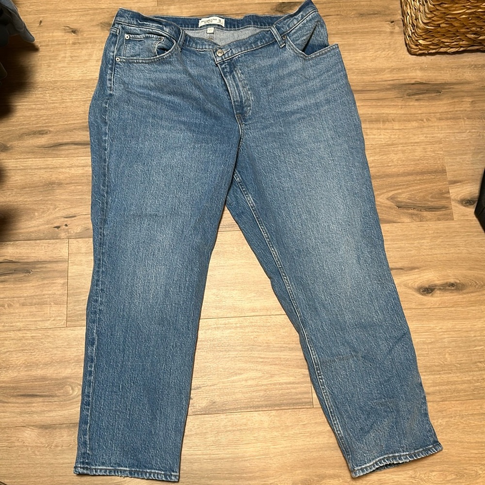 Abercrombie 90’s Straight Jeans